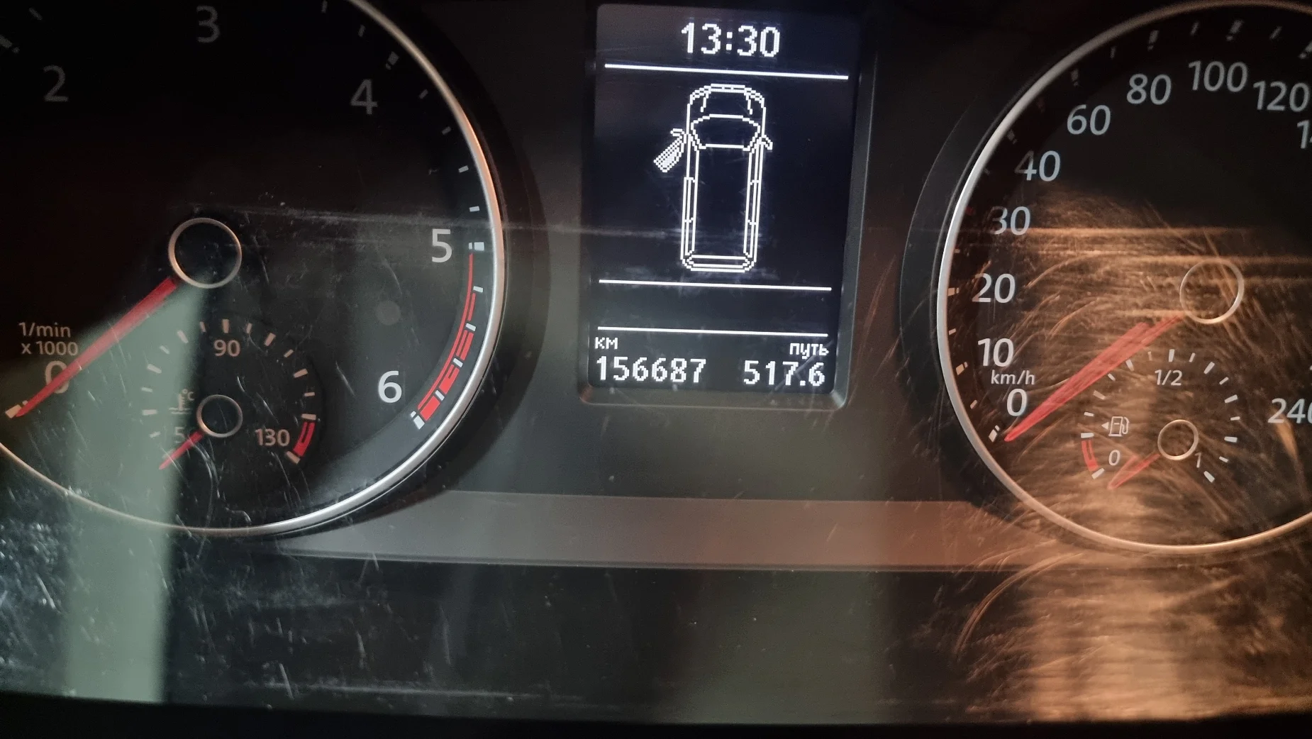 Volkswagen Caravelle photo